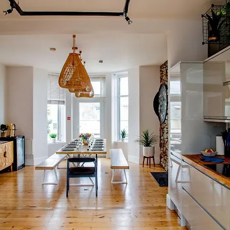 Sleeps 16 With Style And Space- And A Hot Tub! Дом отдыха *