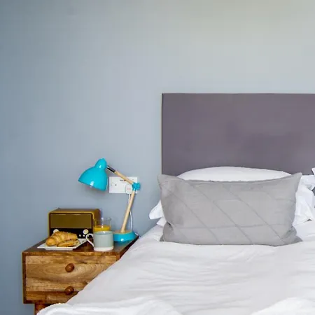 Дом отдыха Sleeps 16 With Style And Space- And A Hot Tub! *