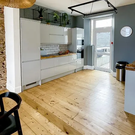 Sleeps 16 With Style And Space- And A Hot Tub! Дом отдыха