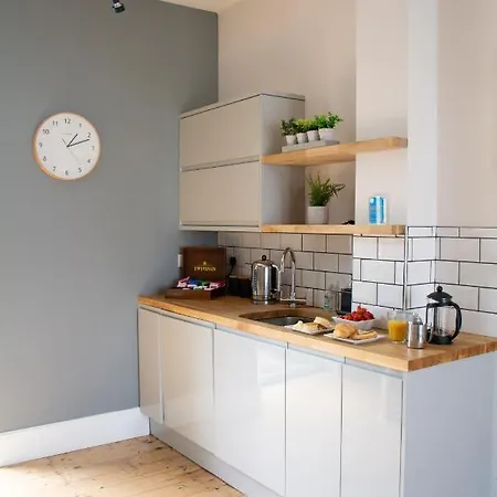 Sleeps 16 With Style And Space- And A Hot Tub! Ньюки