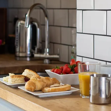 Sleeps 16 With Style And Space- And A Hot Tub! Holiday home Newquay (Cornwall)