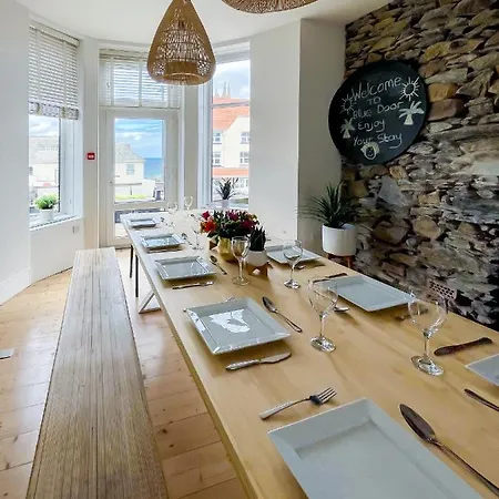 Sleeps 16 With Style And Space- And A Hot Tub! Newquay (Cornwall)