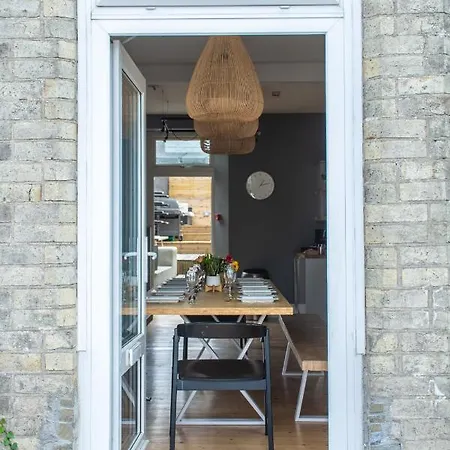 Sleeps 16 With Style And Space- And A Hot Tub! * Newquay (Cornwall)