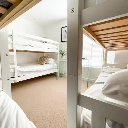 Sleeps 16 With Style And Space- And A Hot Tub! Casa vacanze
